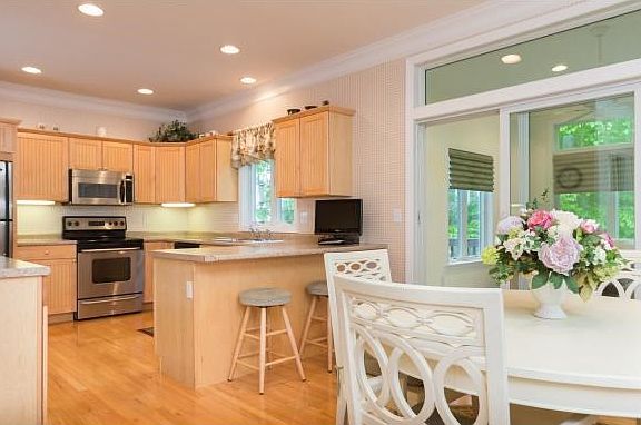 Spacious Dining Room