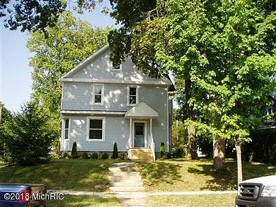 68 Budlong St photo 1