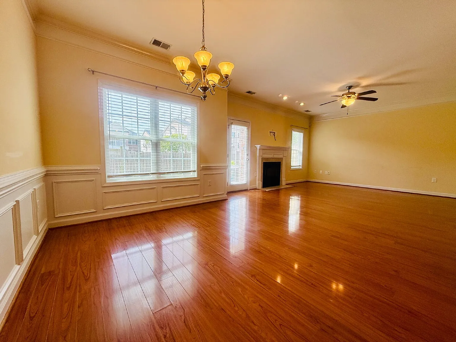 3 bed, 2.5 bath, 1810 sqft, $1,650 — Photo 4