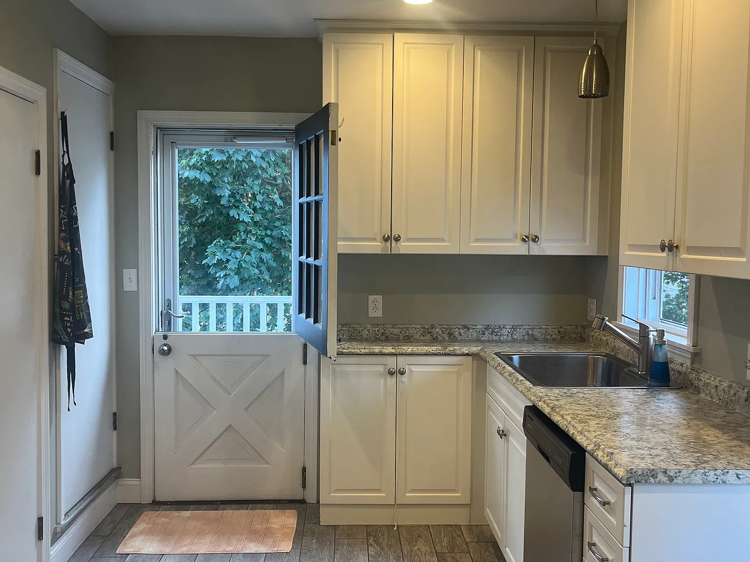 2 bed, 1200 sqft, $2,500 — Photo 3