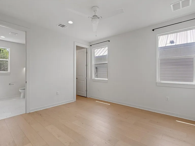 2509 S 4th St — Photo 34