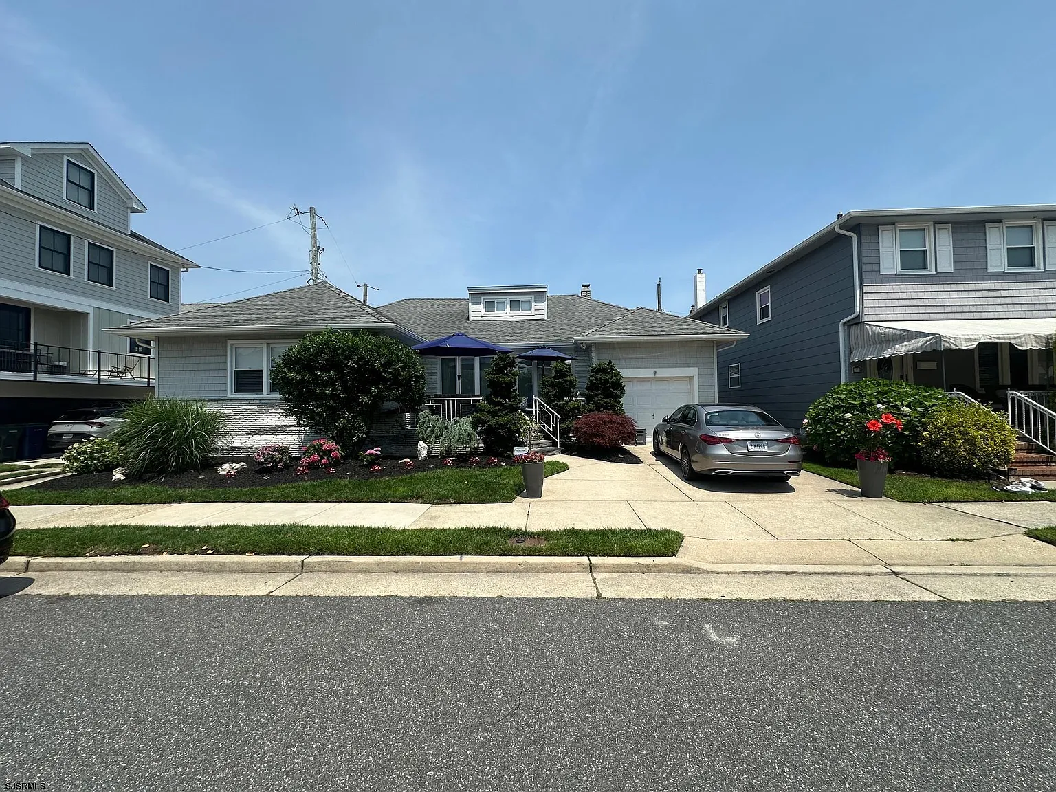 3 bed, 2.0 bath, $2,000 — Photo 1
