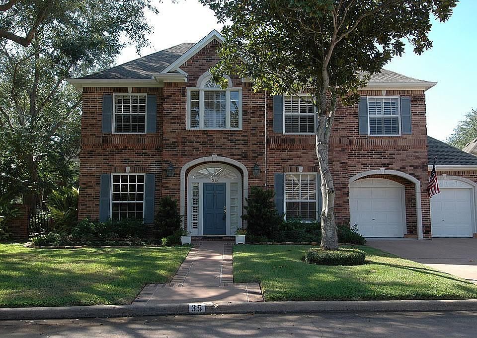1st image of 35 Ambleside Crescent Dr