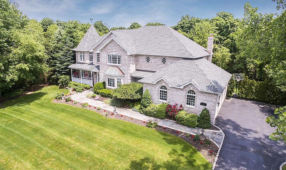 1st image of 1 Deepwells Ln