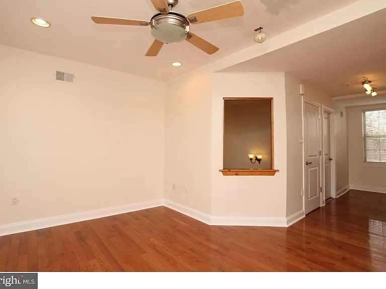 968 N Lawrence St #R — Photo 9