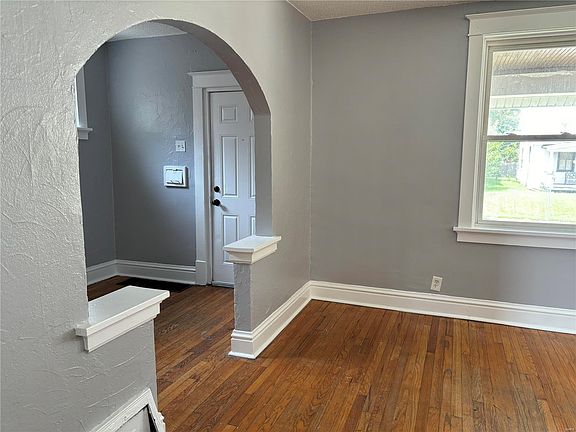 2nd image of 1124 Hornsby Ave