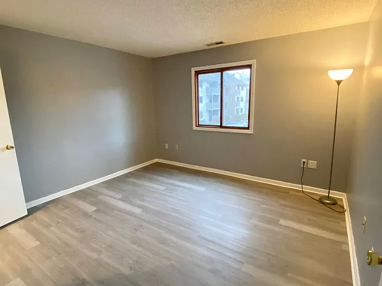 1208 Ravens Crest Dr — Photo 12