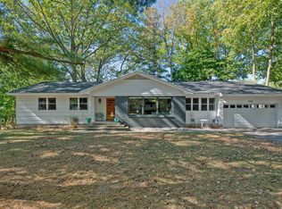 559 Bloomfield Rd, Traverse City, MI 49686