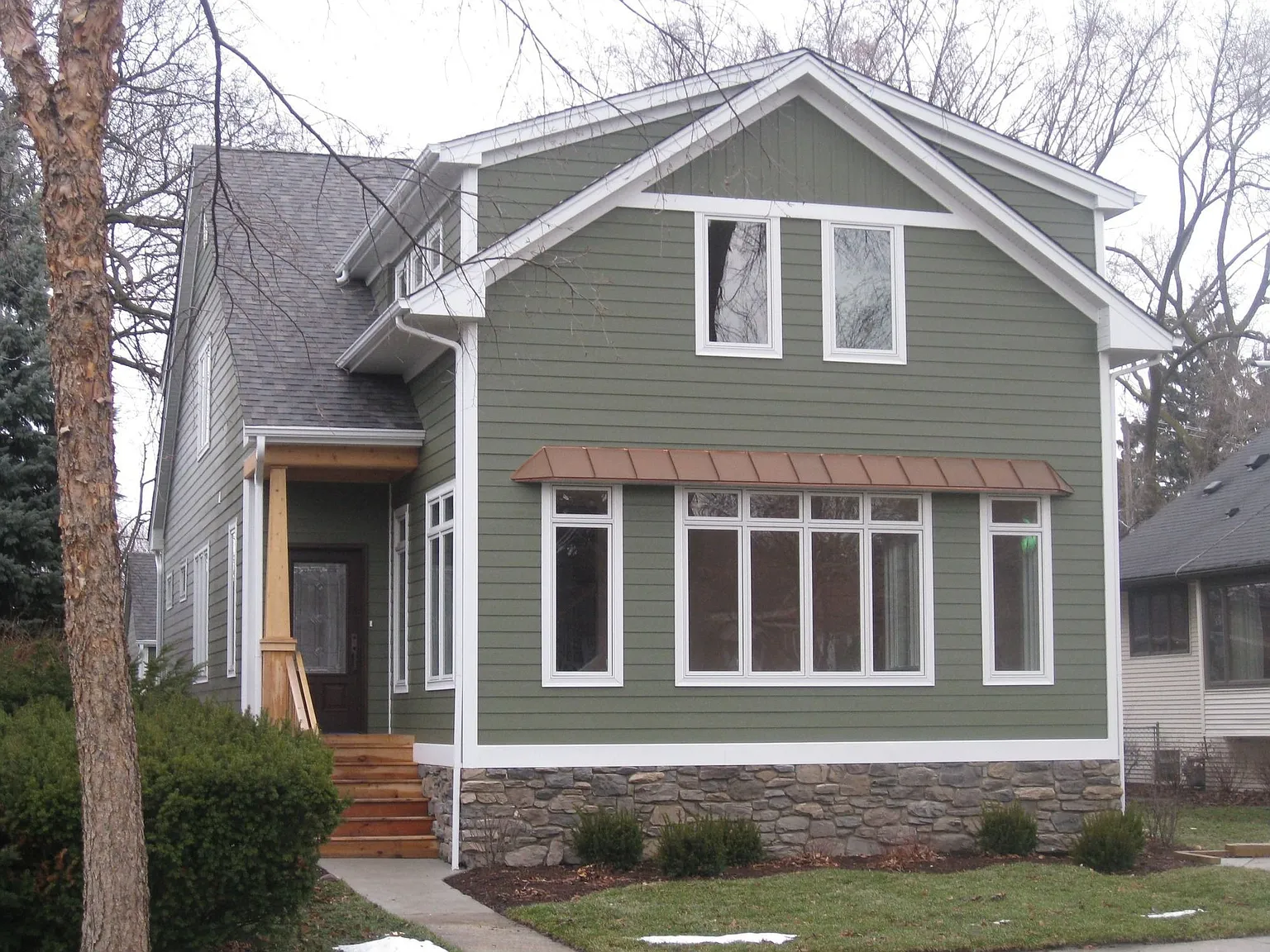 240 N Maple Ave photo 1