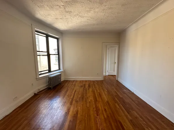 13-21 Jackson Avenue image 1 of 7