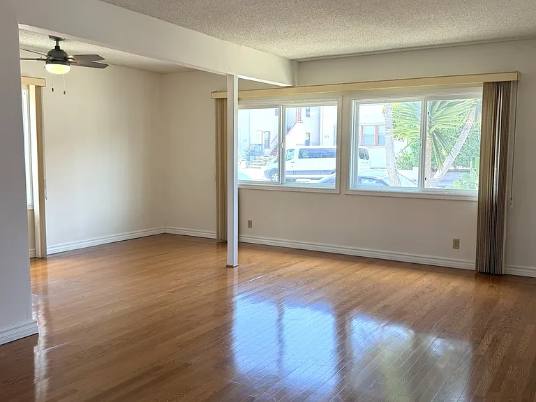 834 W 25th St #834 — Photo 8