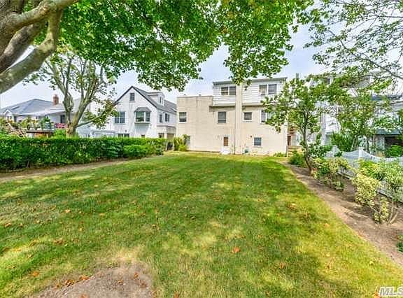 4th image of 76 Bay St
