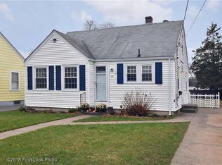 184 Maplecrest Dr, Pawtucket, RI 02861