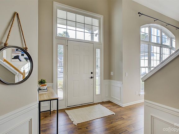 3rd image of 6341 Elderslie Dr