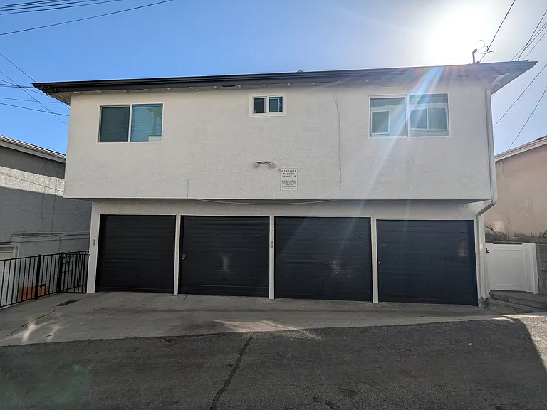 1009 E Grand Ave #1 — Photo 3