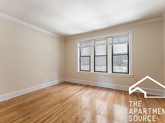 2nd image of 621 W Melrose St APT K1