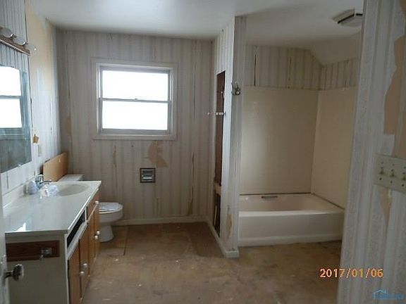 5th image of 20205 Taylor St