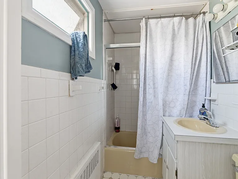 113 Nightingale Ave #1 — Photo 15