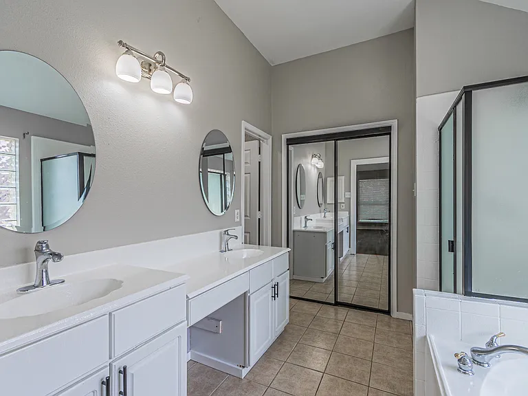 7624 Vista Creek Ln — Photo 30