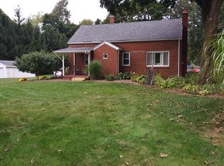 15658 Turner Rd, Lansing, MI 48906