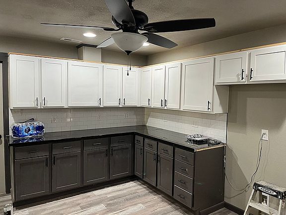 5th image of 301 N Magnolia Ave