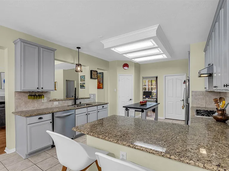 119 N Westwinds Cir — Photo 22