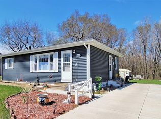 920 Midland St, Waterloo, IA 50703