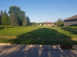 2897 Apple Ridge Ct, Green Bay, WI 54311