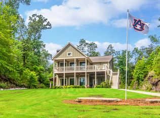214 Tanglewood Cir, Dadeville, AL 36853