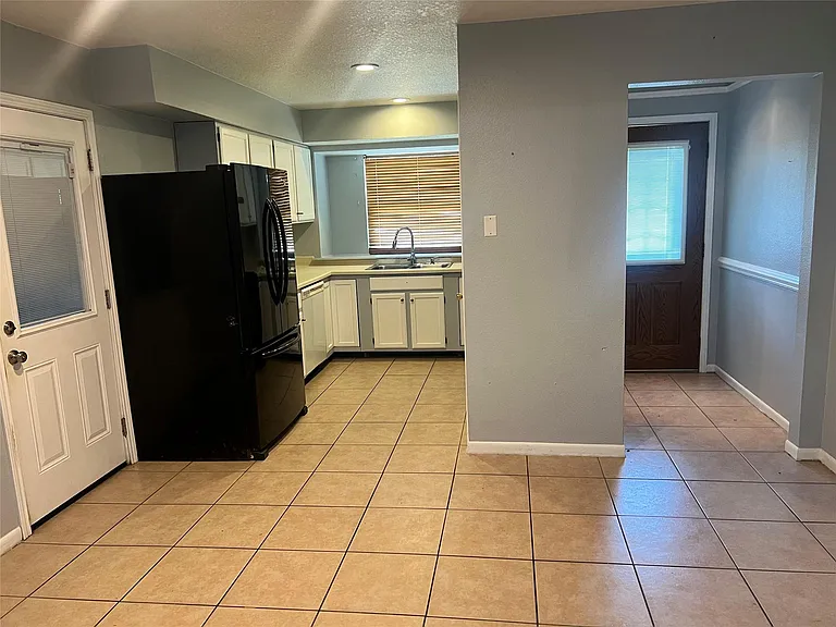 11730 Alamo Dr — Photo 6