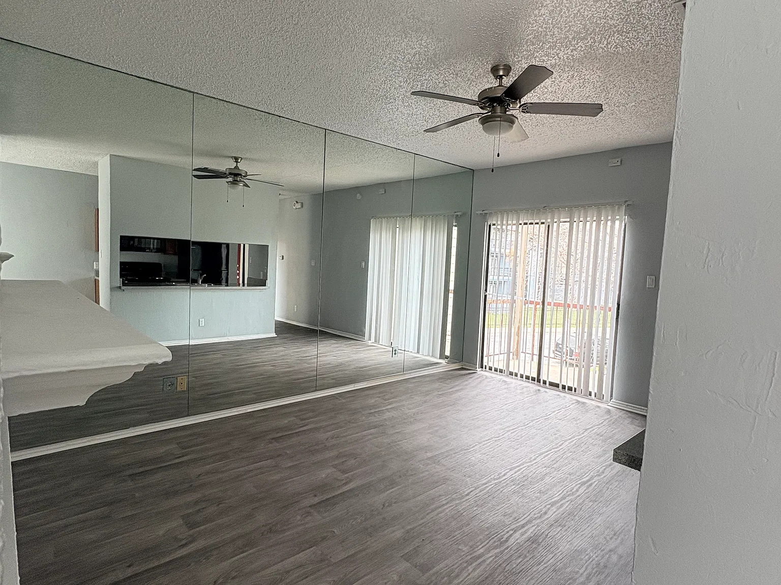 1 bed, 704 sqft, $1,150 — Photo 1