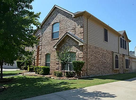 Side View & Driveway