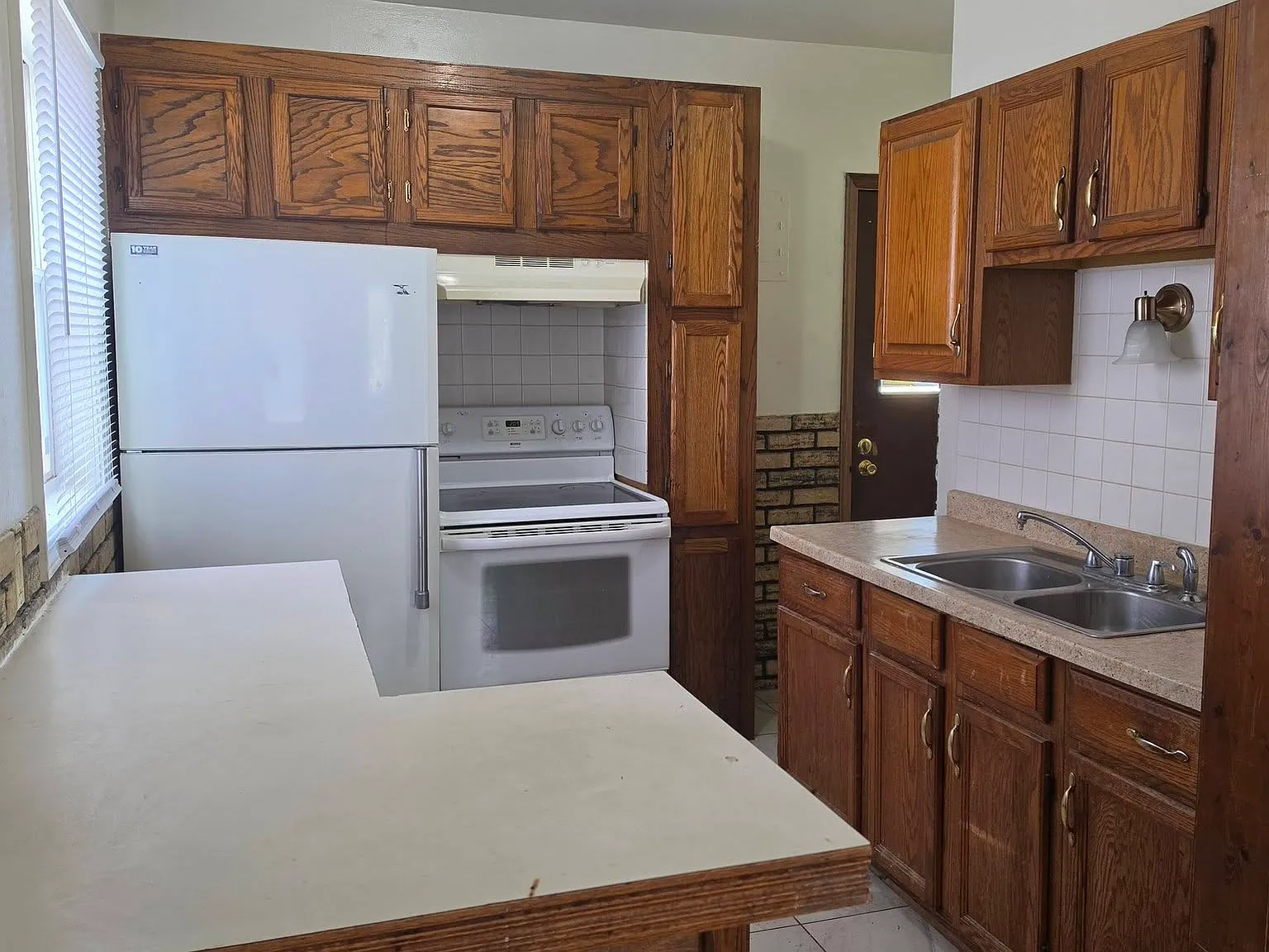2 bed, 600 sqft, $1,300 — Photo 3