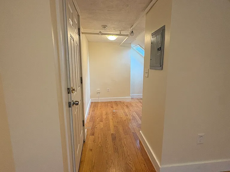 32-34 Main St #7 — Photo 4