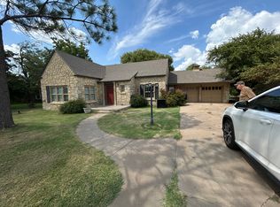 307 8th St, Snyder, OK 73566
