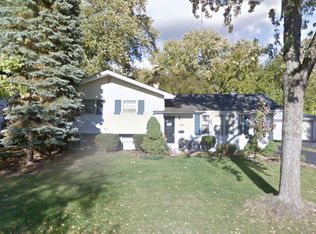 930 Rose Ln, Naperville, IL