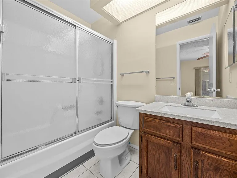 29 Lake Vista Trl #205 — Photo 3