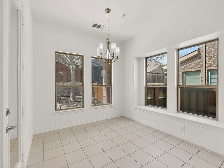 6819 Saint Francis Ct — Photo 11