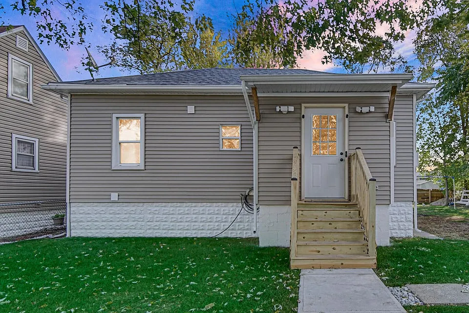 3 bed, 1174 sqft, $1,500 — Photo 2