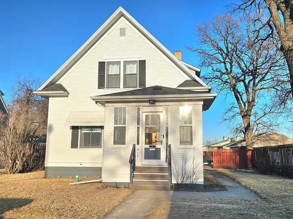 812 Horace Ave N, Thief River Falls, MN 56701