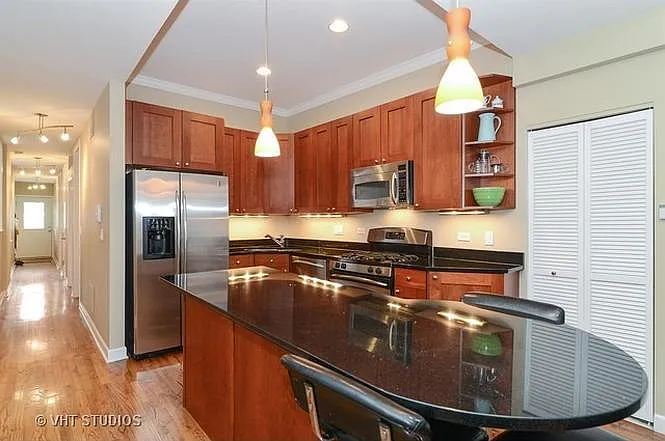 1078 N Marshfield Ave #2 — Photo 5