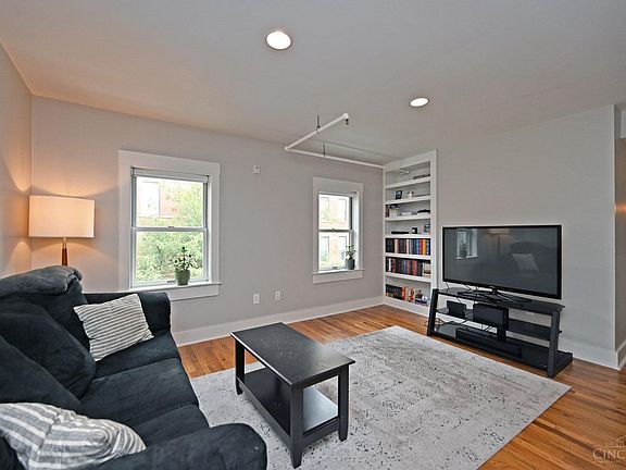 3rd image of 15 W 15th St #B5