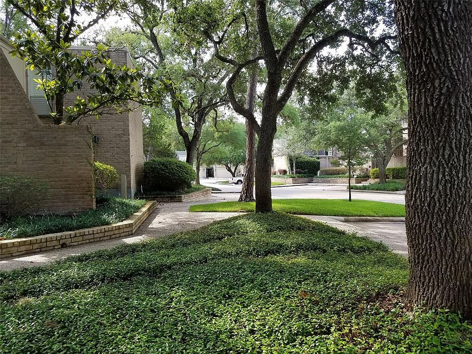 1st image of 15617 Memorial Dr