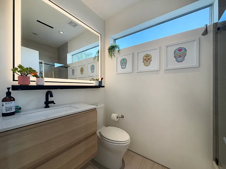 Full bath, second floor.