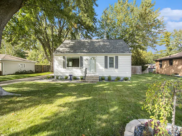 729 Summer St, Spring Lake, MI 49456