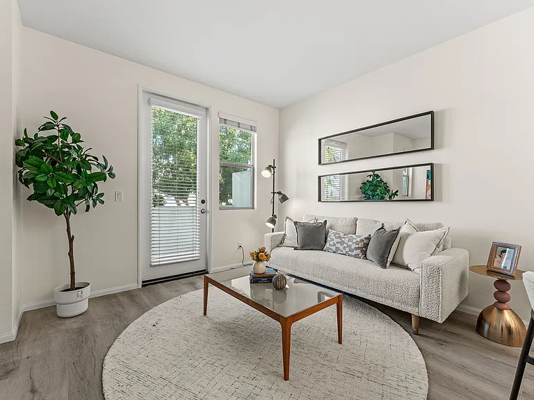 503 S Brea Blvd #18 — Photo 20
