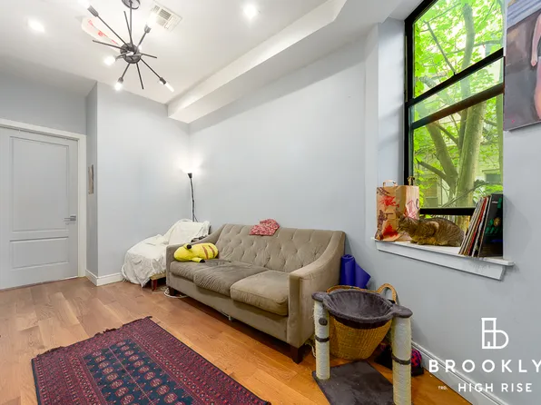 474 Madison Street 3L image 2 of 8