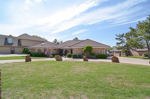 1st image of 333 Driftwood Ct