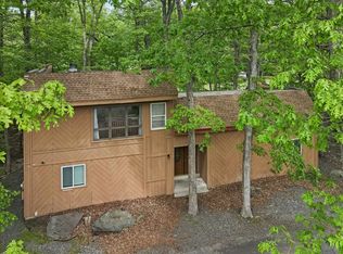 3124 Greenbriar Dr, East Stroudsburg, PA 18301