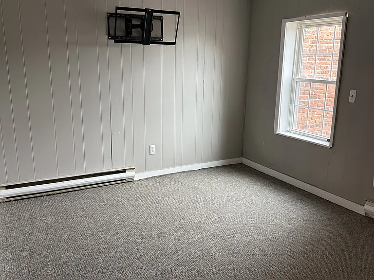 15 N Lake Ave — Photo 4